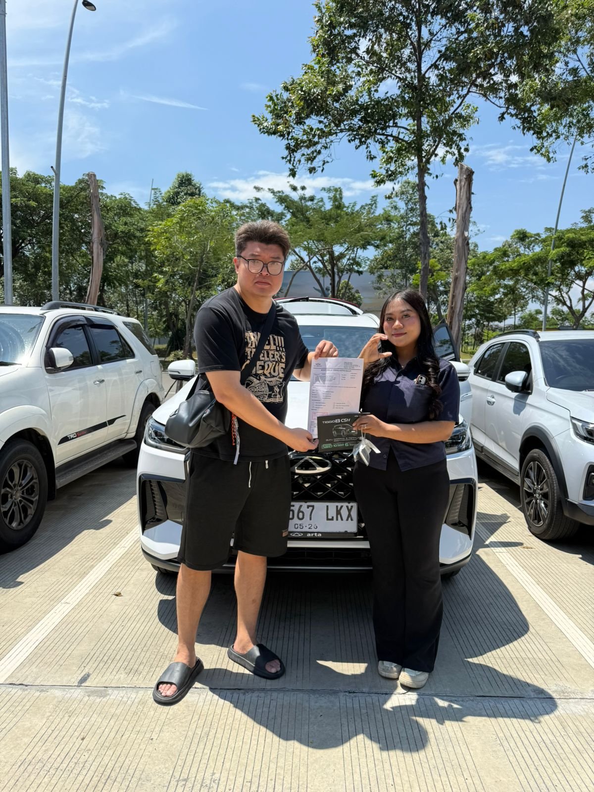 Galeri sales bersama konsumen Chery 3