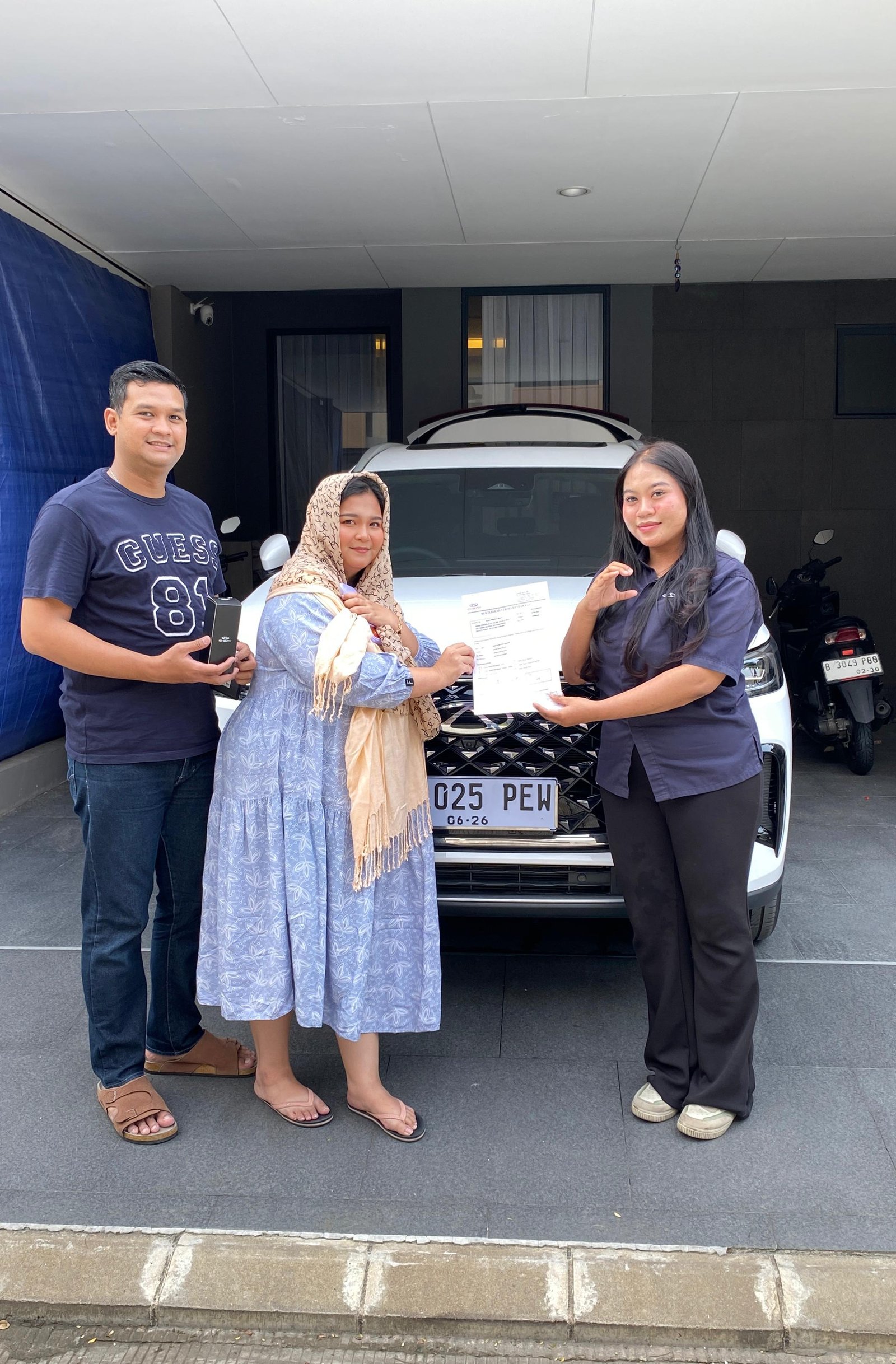 Galeri sales bersama konsumen Chery 4